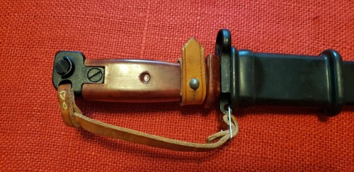 Polish AKM 6H4 Type II Hilt Sample.jpg